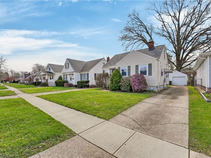 2819 Tuxedo Avenue, Parma, OH 44134 Photo 3