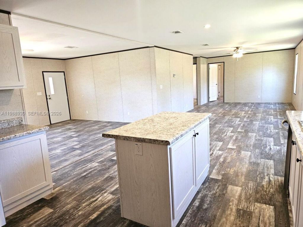 881 Woodland Blvd , Clewiston, FL 33440 Photo