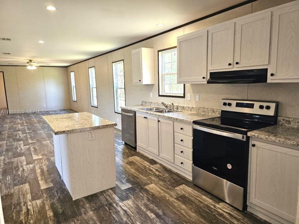 881 Woodland Blvd , Clewiston, FL 33440 Photo