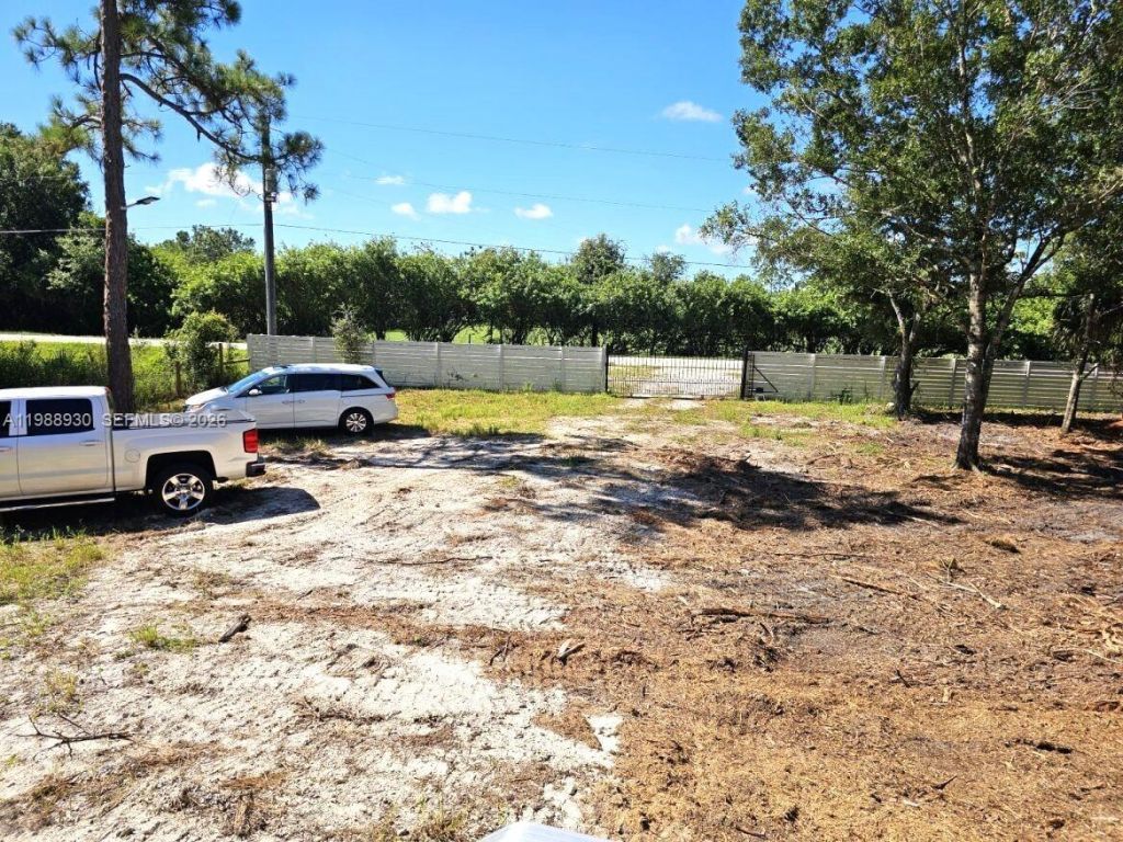 881 Woodland Blvd , Clewiston, FL 33440 Photo