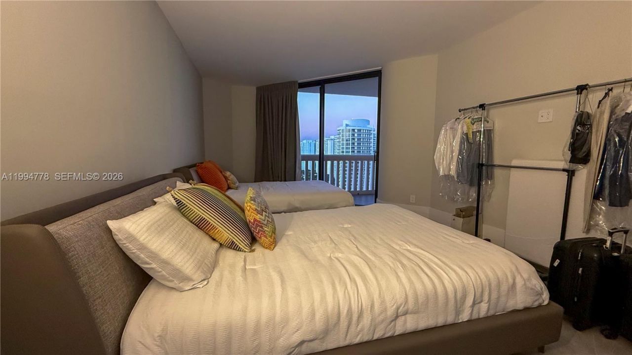 2000 Island Blvd, Unit 2404, Aventura, FL 33160 Photo