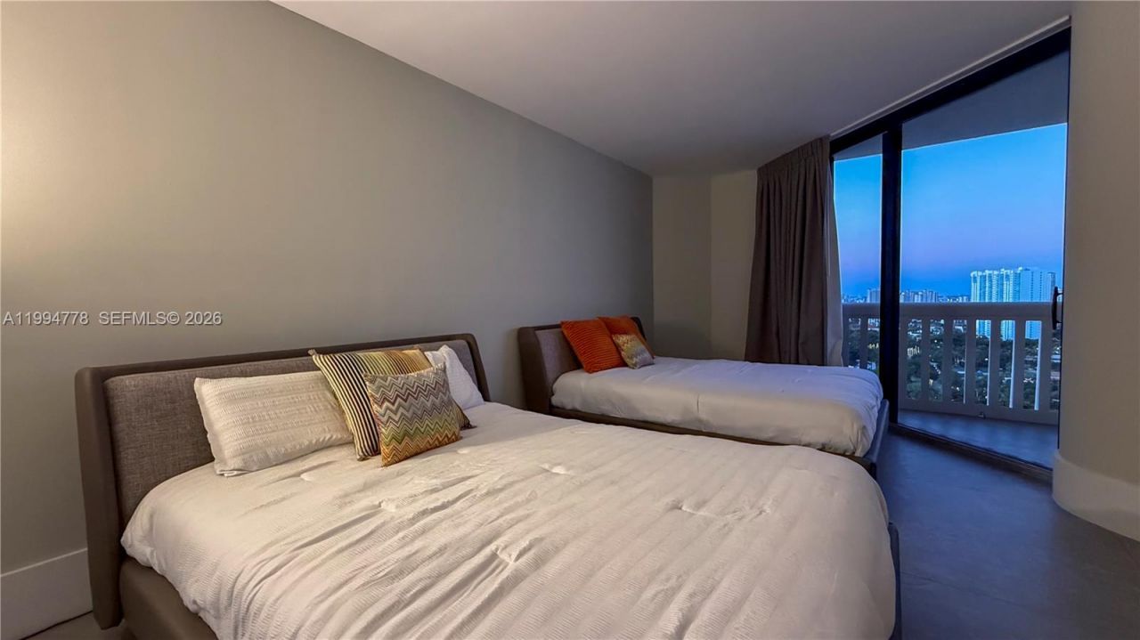 2000 Island Blvd, Unit 2404, Aventura, FL 33160 Photo