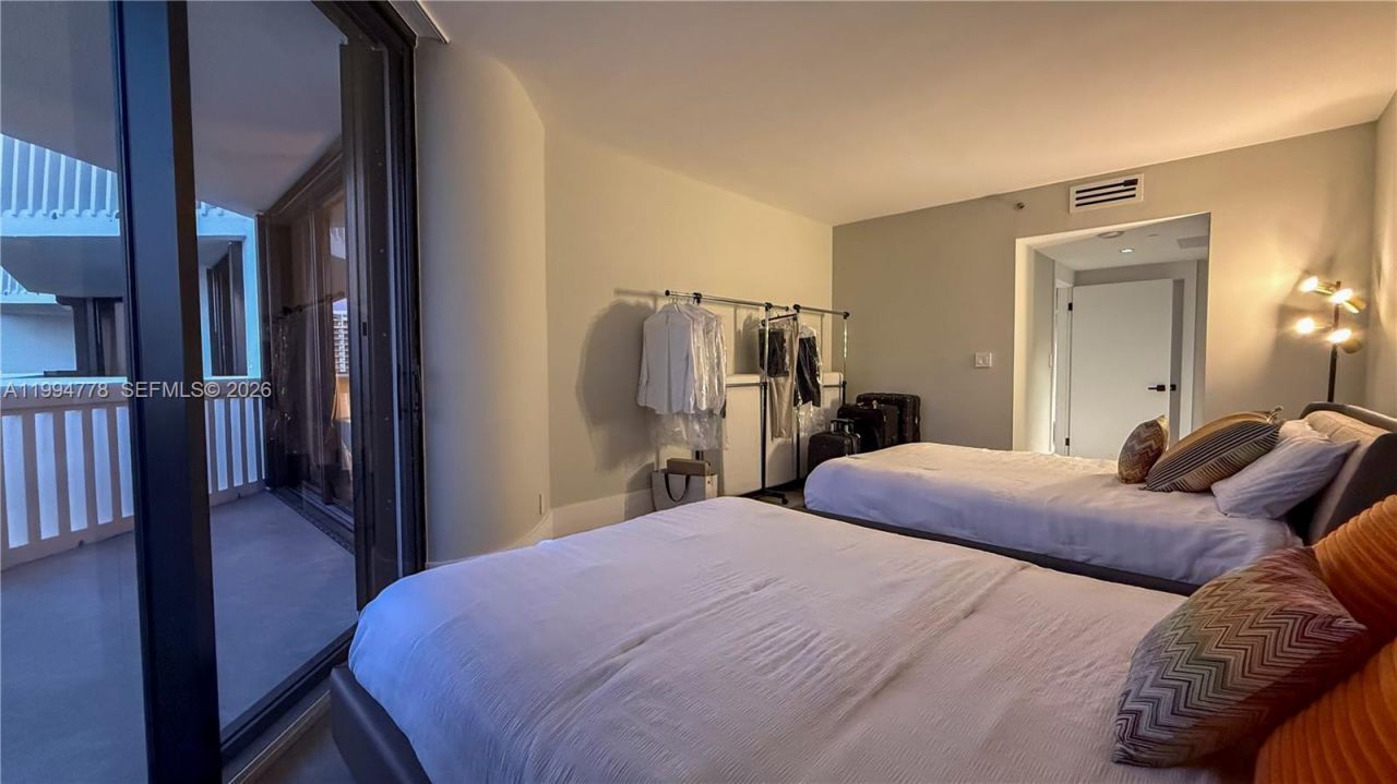 2000 Island Blvd, Unit 2404, Aventura, FL 33160 Photo