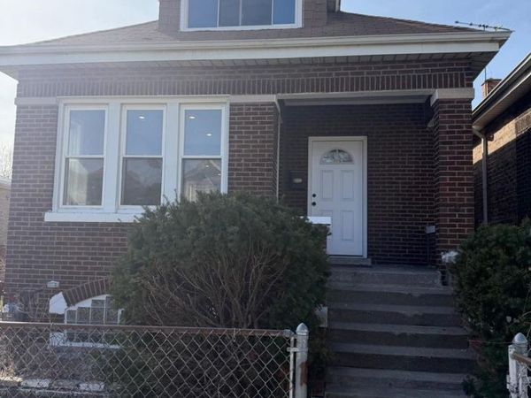 10426 S Calhoun Avenue , Chicago, IL 60617