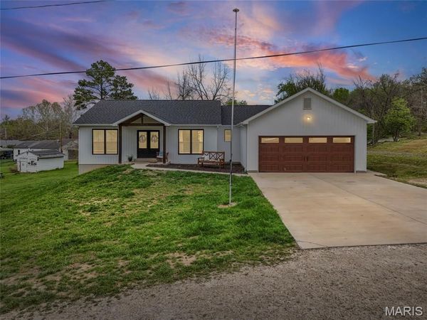 107 Poplar Street, De Soto, MO 63020