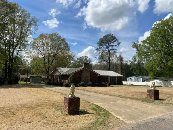 125 Dennis Ave., Saltillo, MS 38866