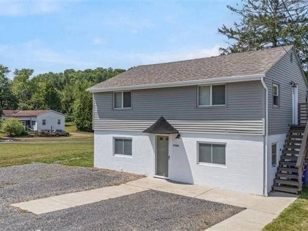 1122 Pittsburgh Rd, Valencia, PA 16059
