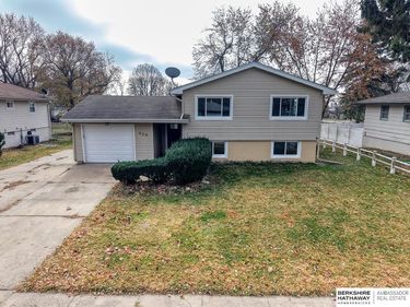 909 F Street , Eagle, NE 68347