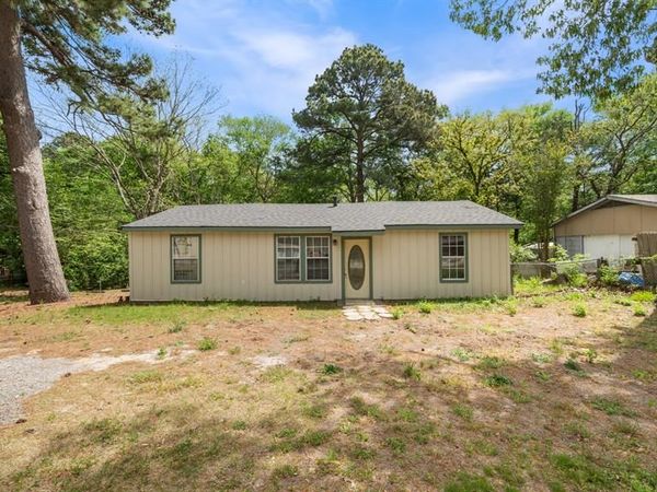 901 W Cayuga Drive , Athens, TX 75751