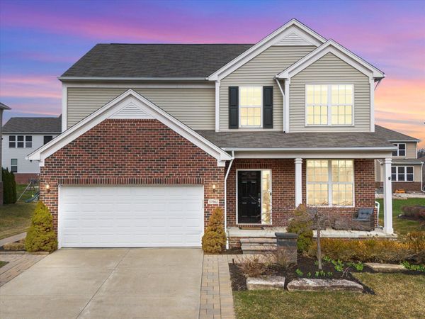 57662 Village Drive, New Hudson, MI 48165