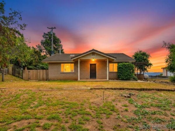 487 Mountain View, El Cajon, CA 92021