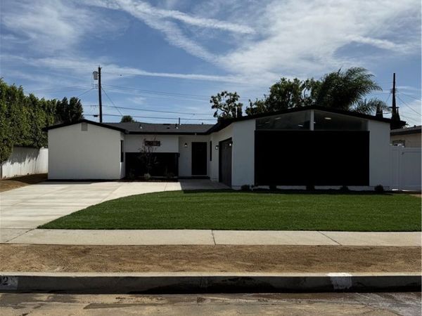 6902 Lasaine Avenue , Lake Balboa, CA 91406