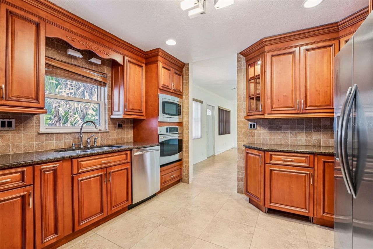 215 S West Shore Boulevard, Tampa, FL 33609 Photo