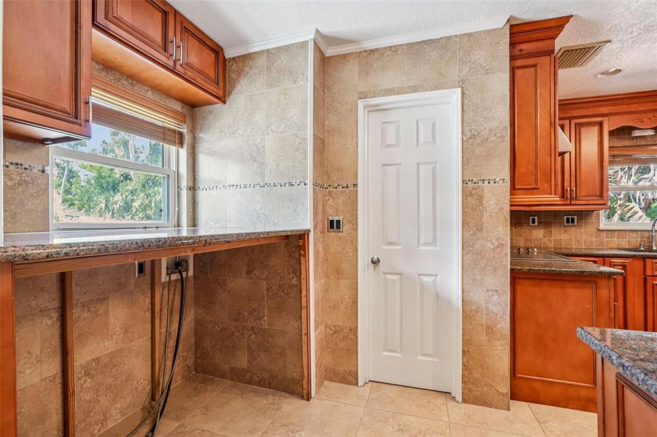 215 S West Shore Boulevard, Tampa, FL 33609 Photo