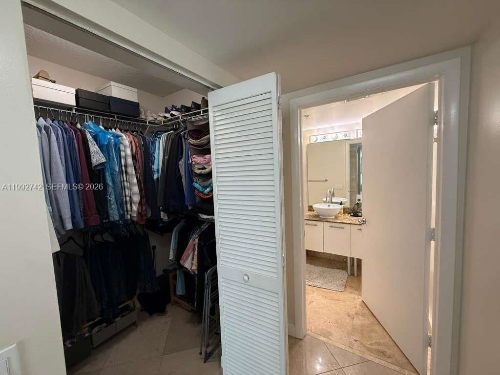 41 SE 5th St, Unit 1505, Miami, FL 33131 Photo