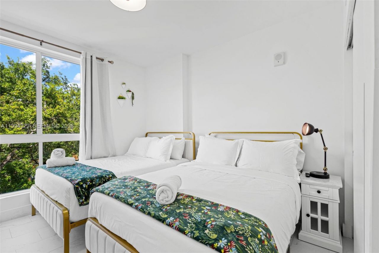 1850 Monroe St , Unit 310, Hollywood, FL 33020 Photo