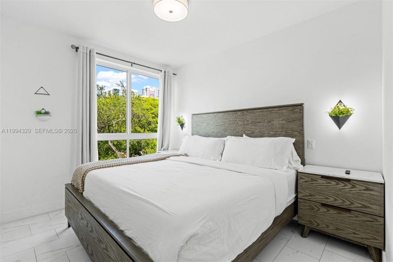 1850 Monroe St , Unit 310, Hollywood, FL 33020 Photo