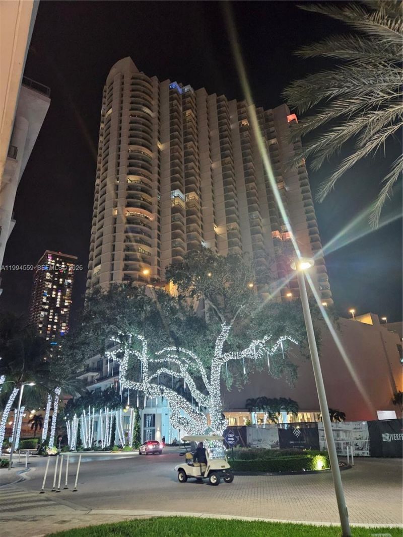 350 S Miami Ave , Unit 2714, Miami, FL 33130 Photo