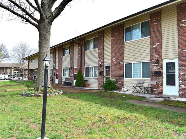 9038 Villaridge Court , St Louis, MO 63123