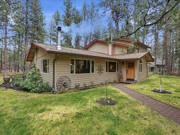 14987 Buggy Whip, Sisters, OR 97759