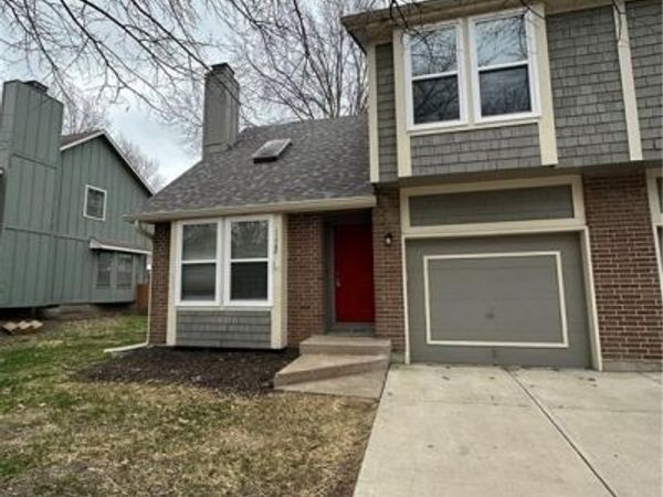 11743 Oakmont Street, Overland Park, KS 66210