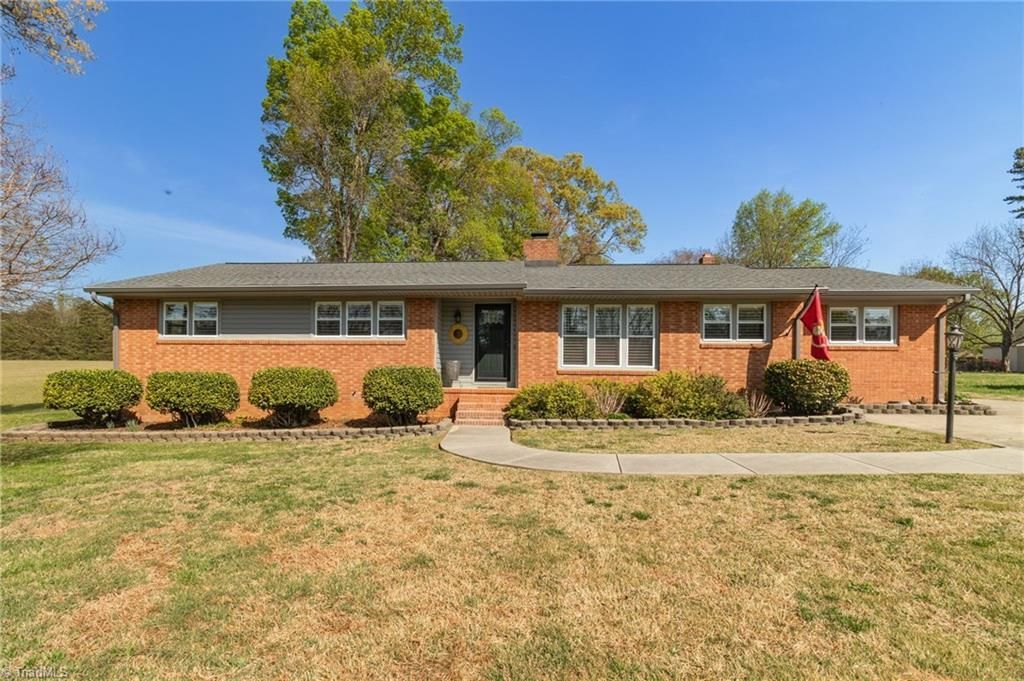 603 Shamrock Road, High Point, NC 27265 Main Photo