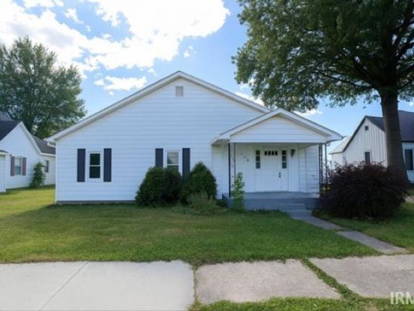 212 E Hopewell Street, Farmersburg, IN 47850