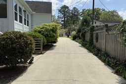 1917 Mchardy Street photo 4