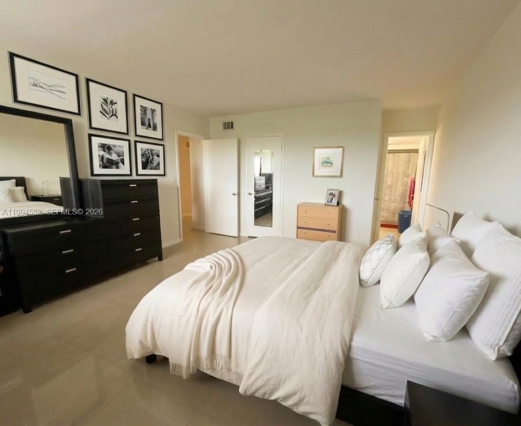 1881 Middle River Dr , Unit 704, Fort Lauderdale, FL 33305 Photo