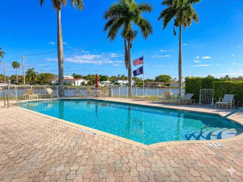 1881 Middle River Dr , Unit 704, Fort Lauderdale, FL 33305 Photo