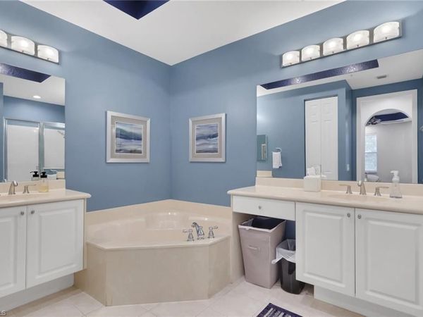 1465 Mariposa CIR, Unit 201, NAPLES, FL 34105