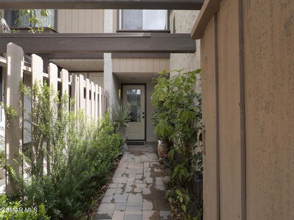 24829 Apple Street, Unit E, Newhall, CA 91321