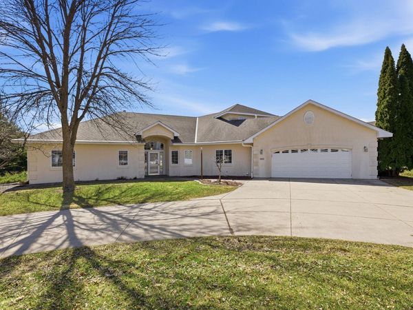 1320 Heritage Avenue NW, Hutchinson, MN 55350