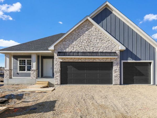 19966 Hiawatha Ct, Lakeville, MN 55044