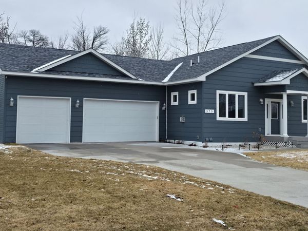 575 Elins Lake Road SE, Cambridge, MN 55008
