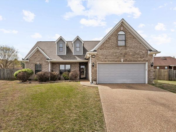 95 STRAWBERRY FIELD CV, Oakland, TN 38060