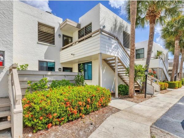 211 LAKEWOOD DRIVE, Unit 211, BRADENTON, FL 34210