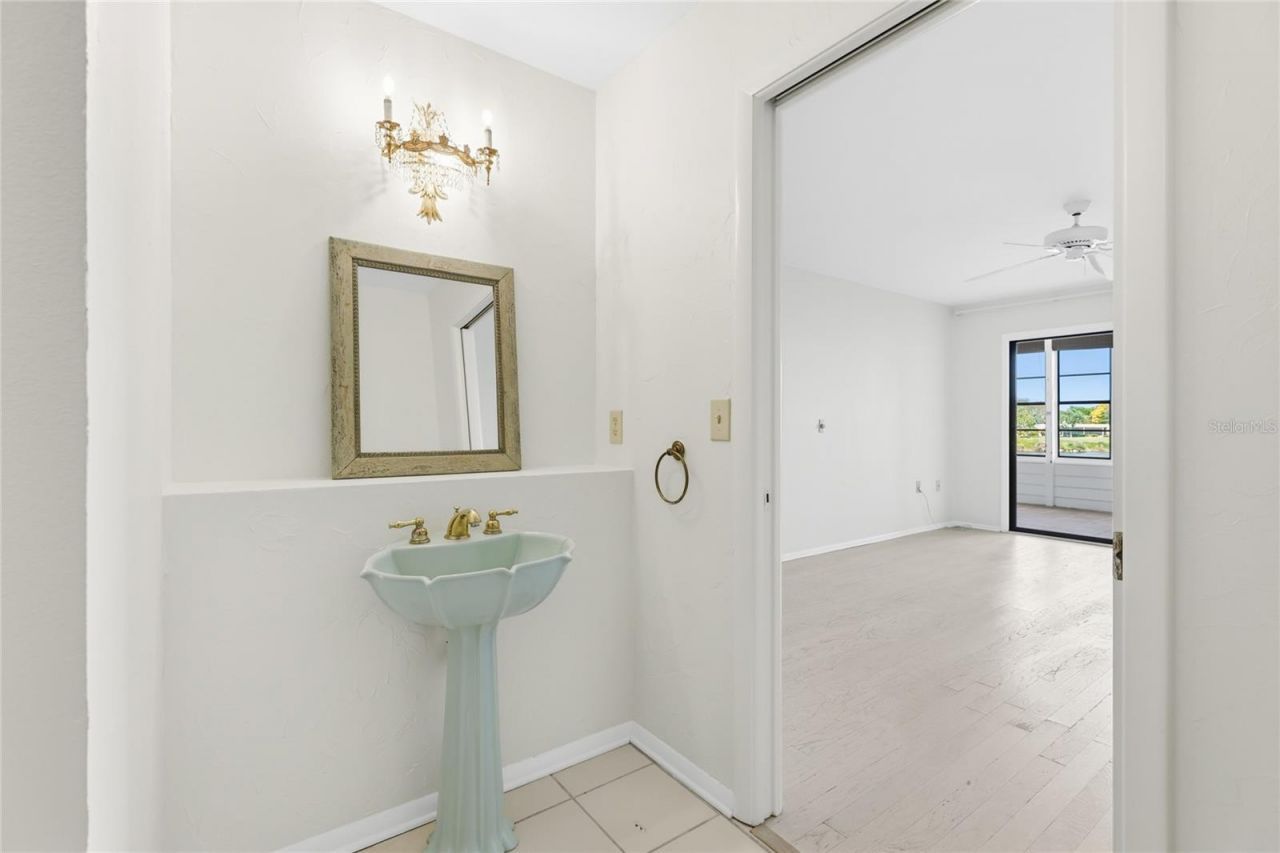 211 Lakewood Drive, Unit 211, Bradenton, FL 34210 Photo