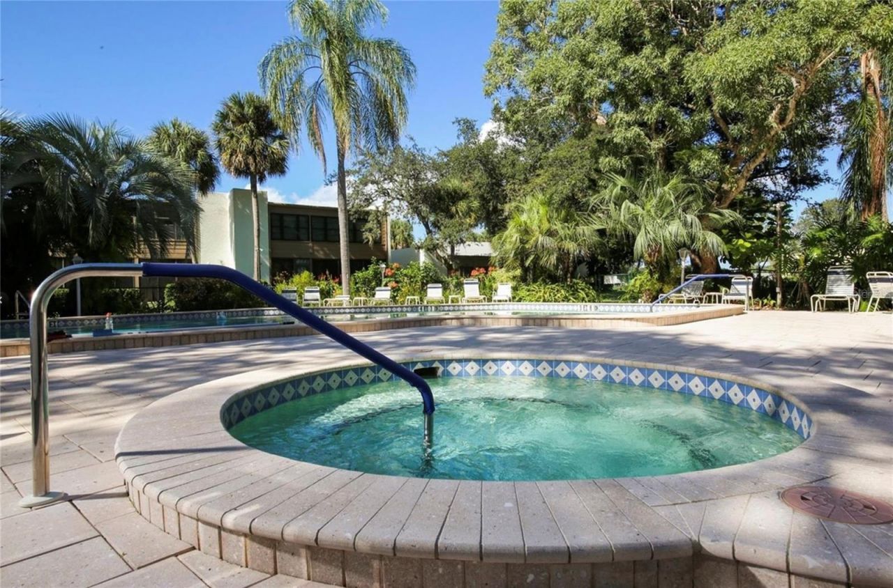 211 Lakewood Drive, Unit 211, Bradenton, FL 34210 Photo