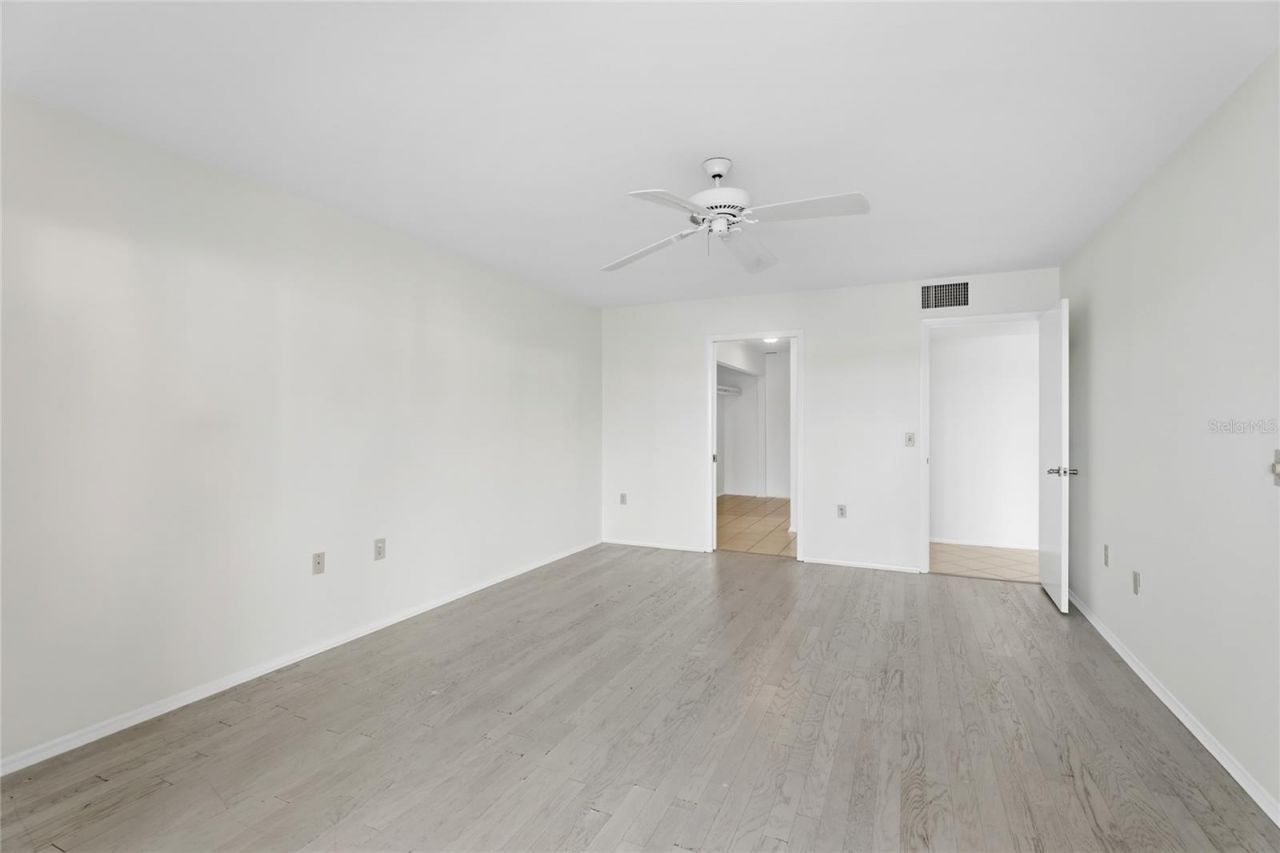 211 Lakewood Drive, Unit 211, Bradenton, FL 34210 Photo