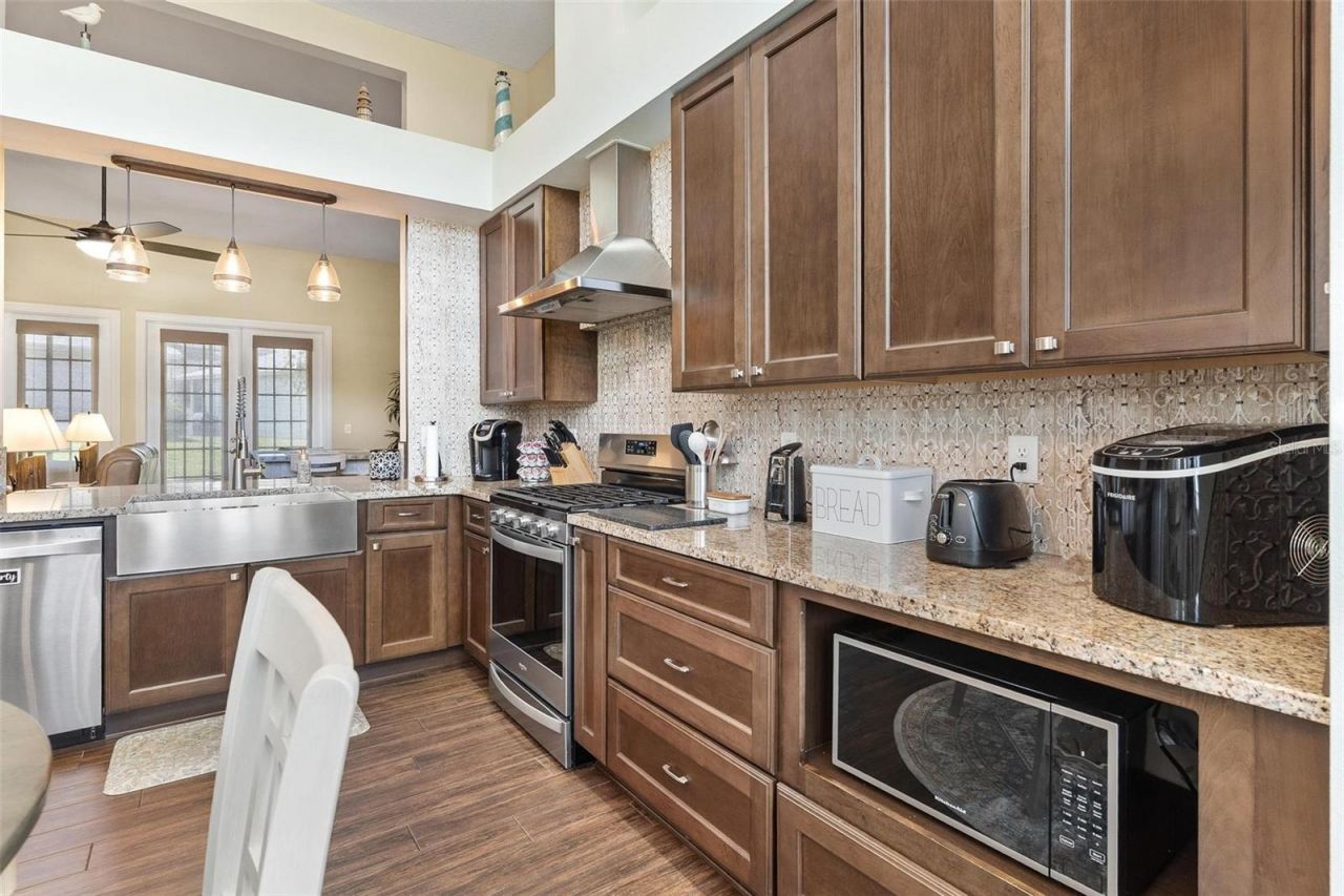 6071 Sailboat Avenue, Tavares, FL 32778 Photo