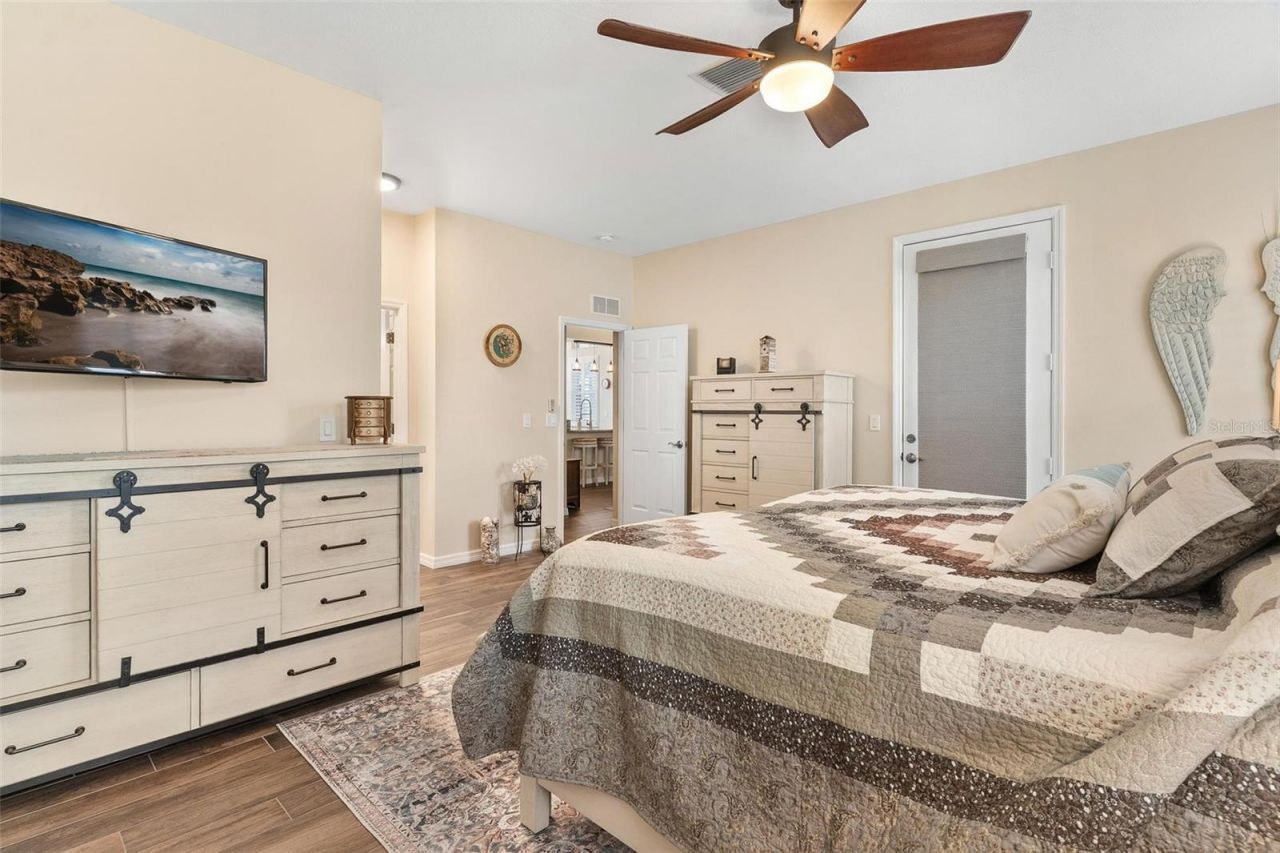 6071 Sailboat Avenue, Tavares, FL 32778 Photo