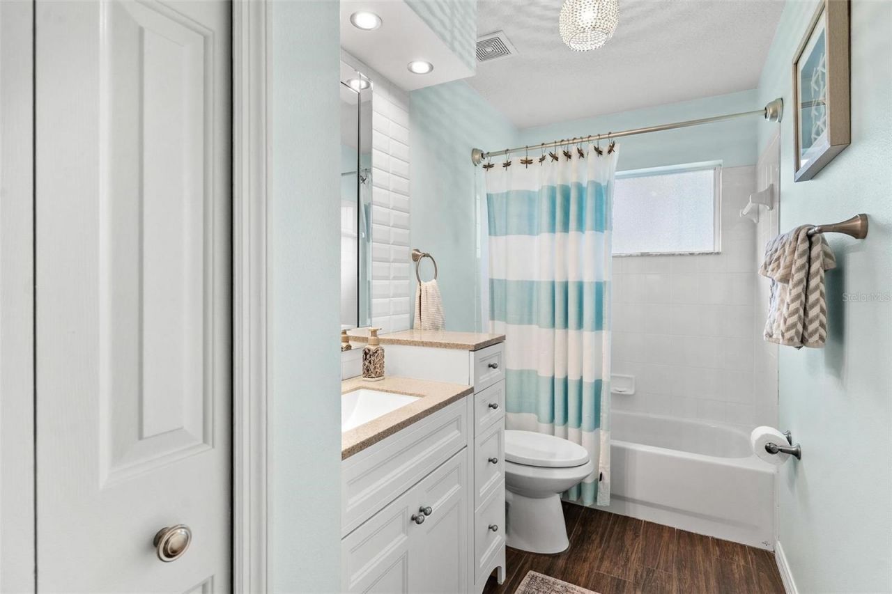 6071 Sailboat Avenue, Tavares, FL 32778 Photo