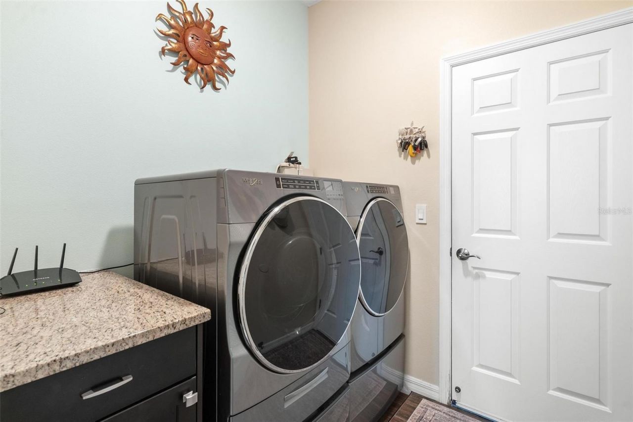 6071 Sailboat Avenue, Tavares, FL 32778 Photo