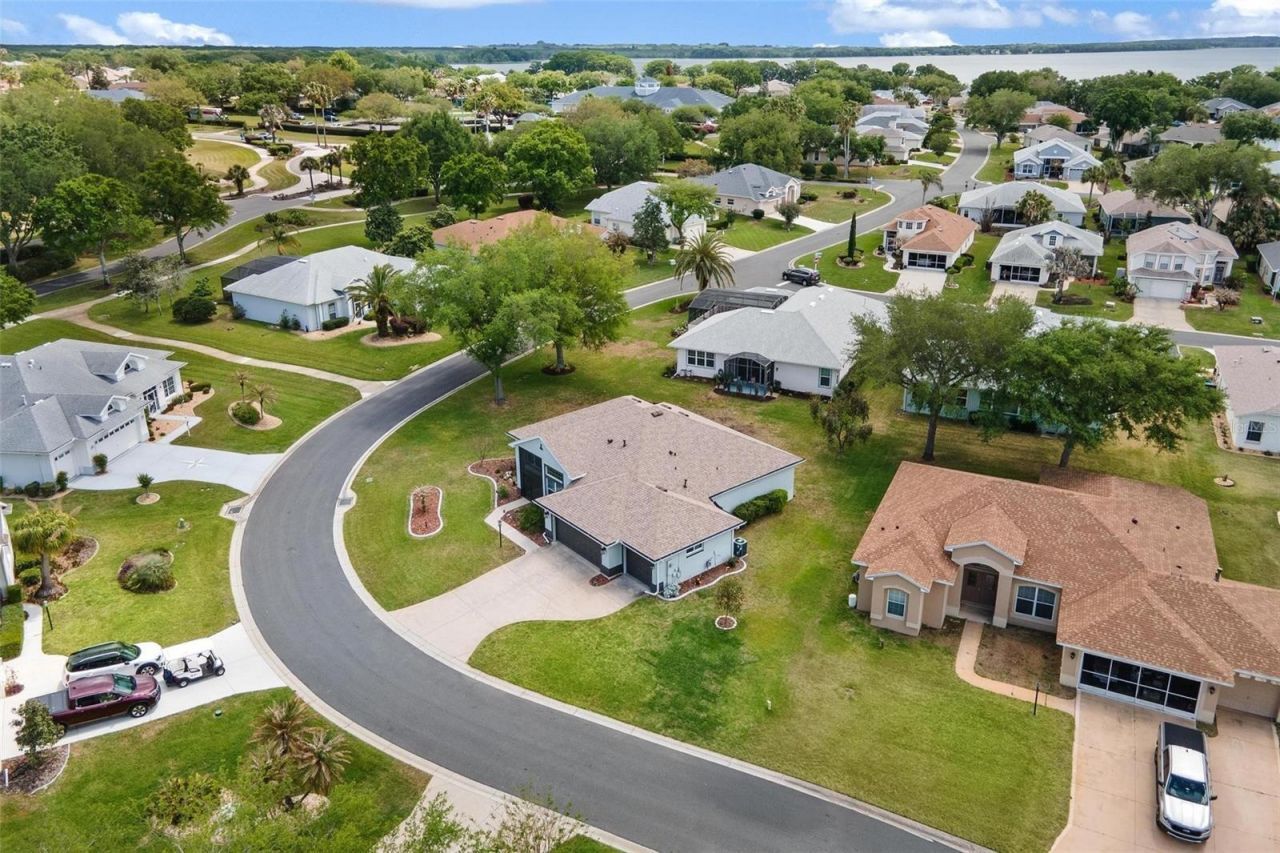 6071 Sailboat Avenue, Tavares, FL 32778 Photo