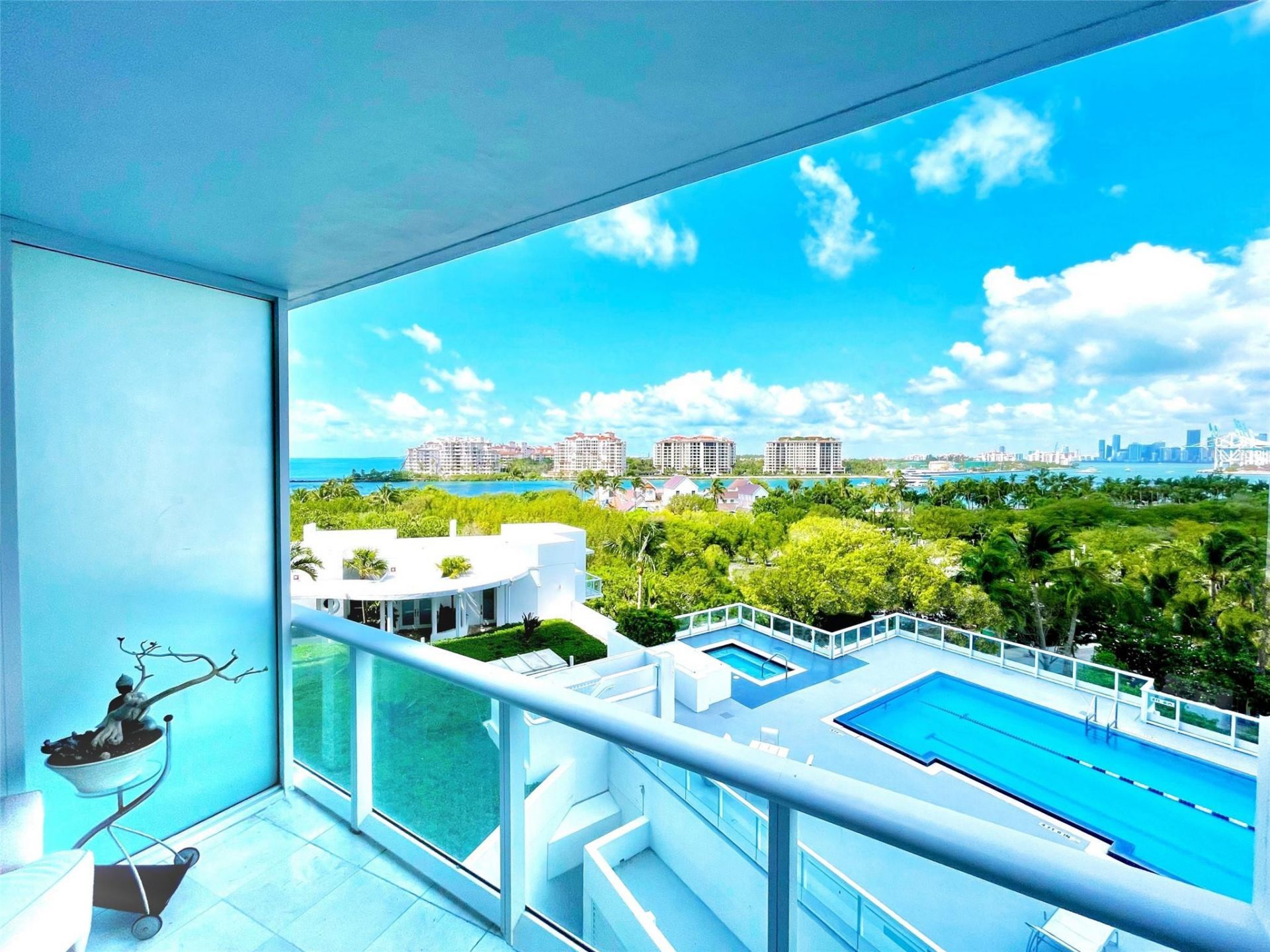 100 S Pointe Drive, Unit 602, Miami Beach, FL 33139 Photo