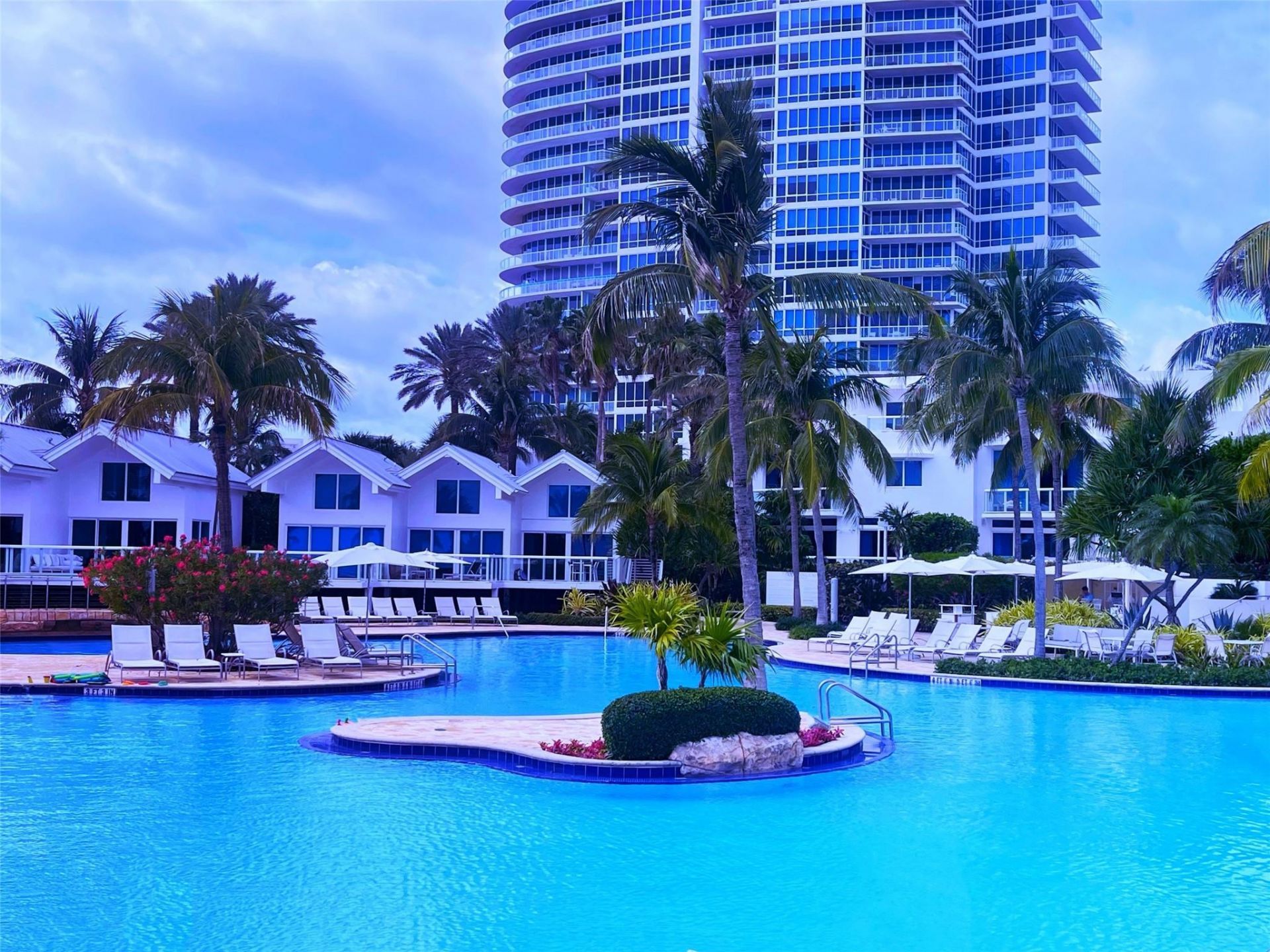 100 S Pointe Drive, Unit 602, Miami Beach, FL 33139 Photo