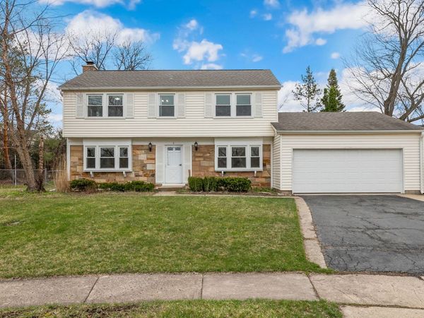 4 Burnt Ember Court , Buffalo Grove, IL 60089