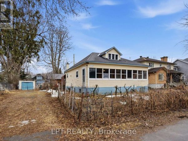 2838 Haughton Avenue, Ottawa, ON K2B6Z3