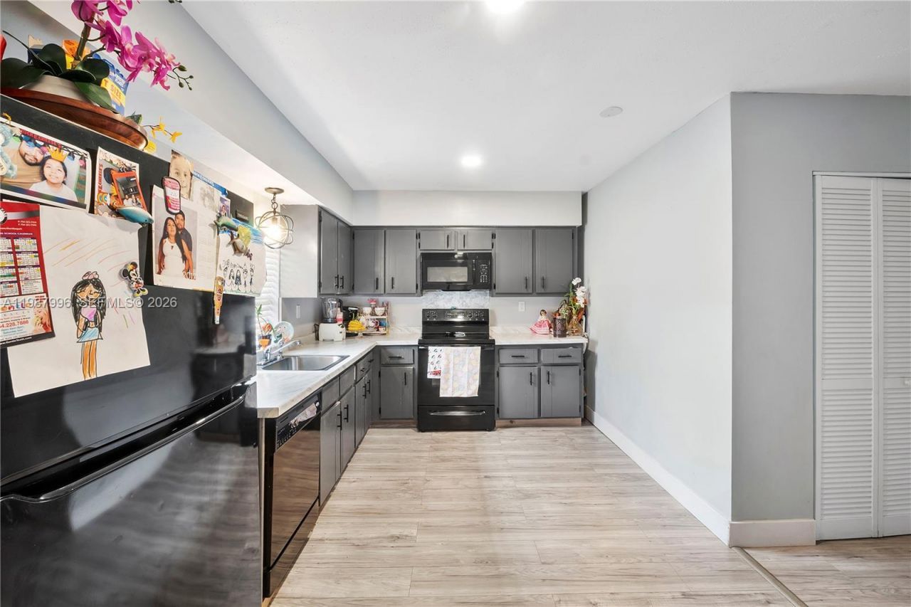 6320 Sherman St , Hollywood, FL 33024 Photo